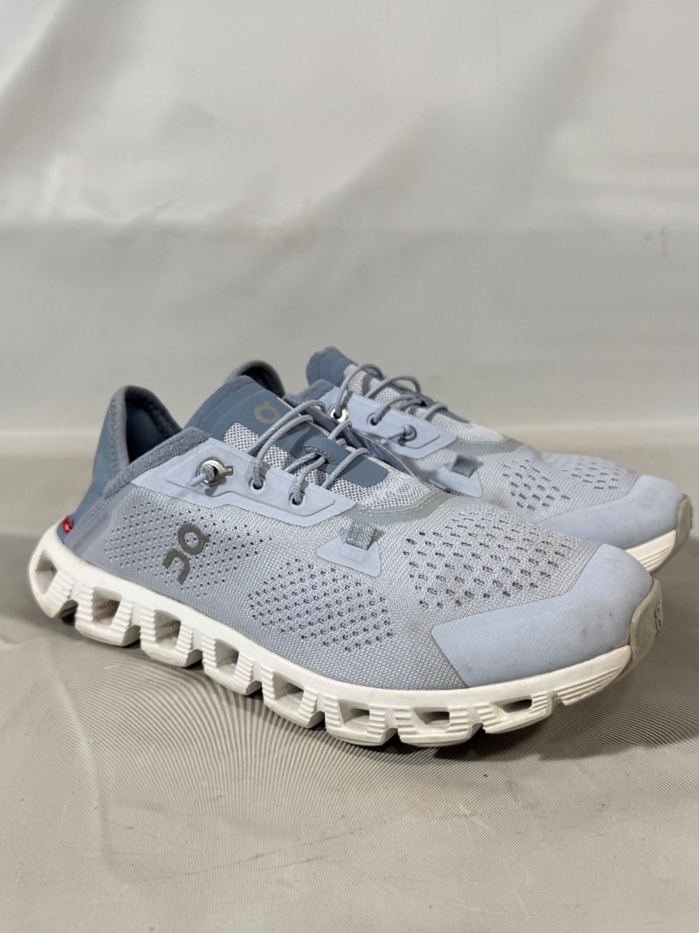 On Cloud 5 Coast Women Size 6.5 Pastel Chambray Blue White Running Shoes